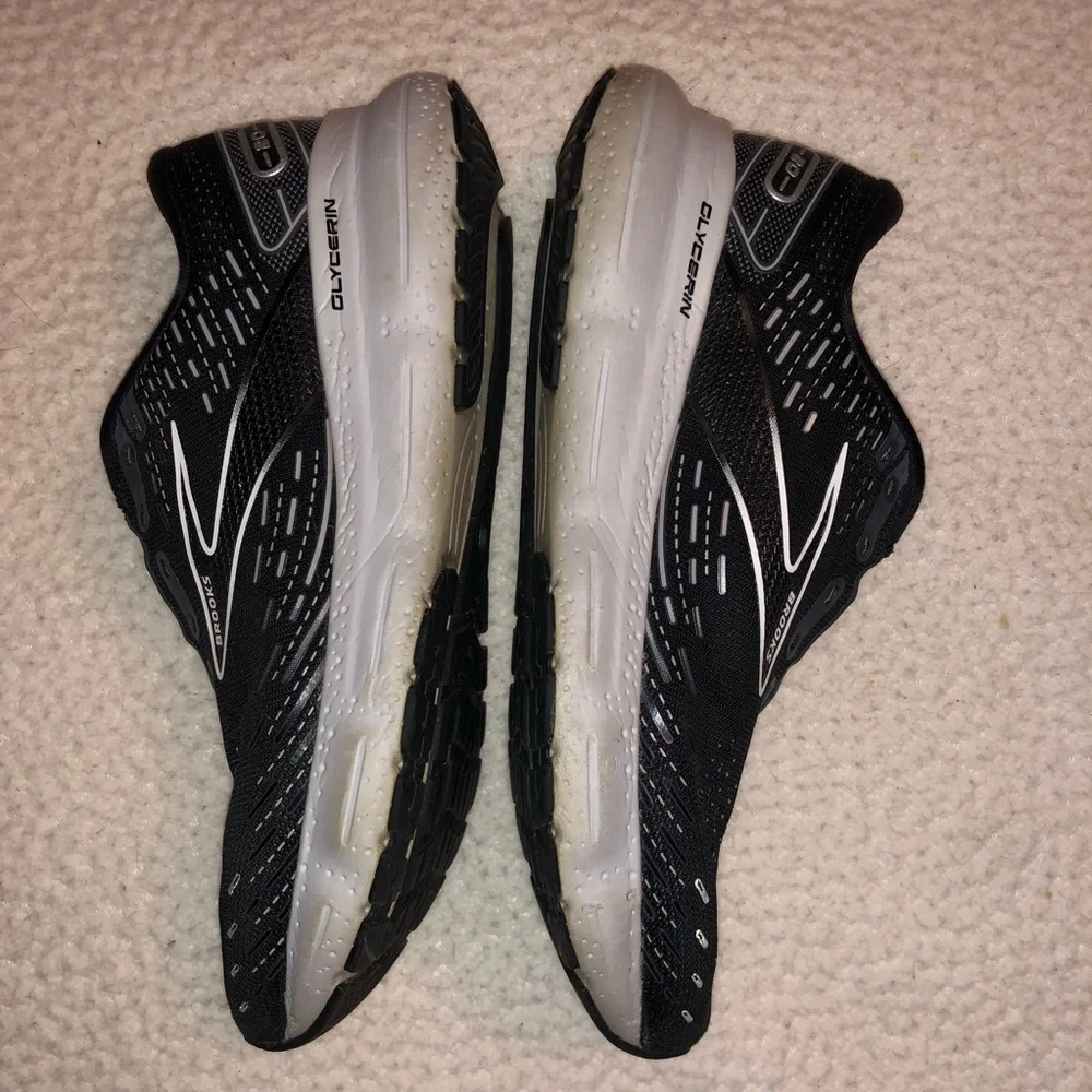 Brooks Black and White Men's Athletic Running Shoes